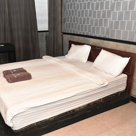 Oseda Nias Surf House Hotell Hilibotodane Eksteriør bilde