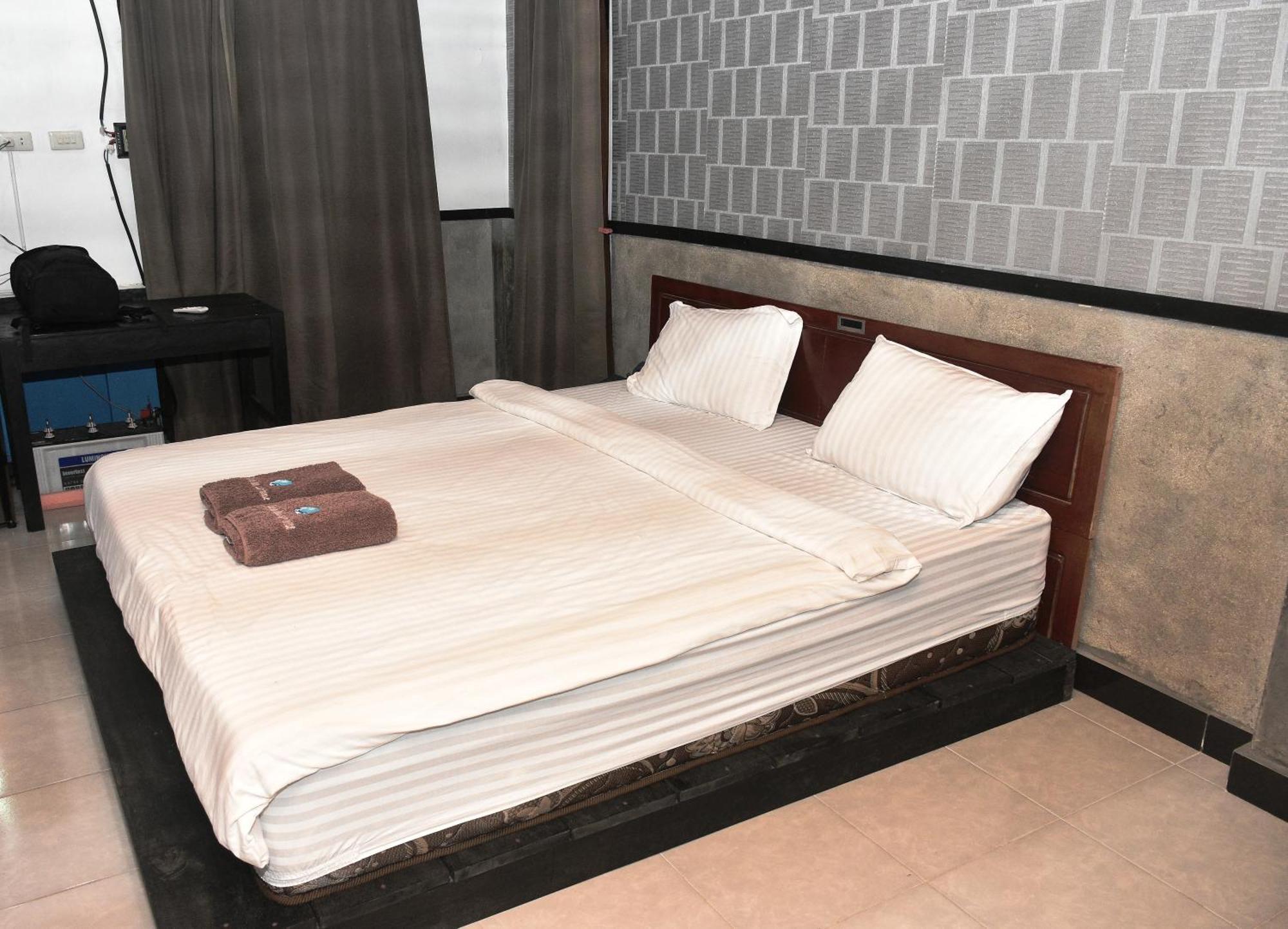Oseda Nias Surf House Hotell Hilibotodane Eksteriør bilde