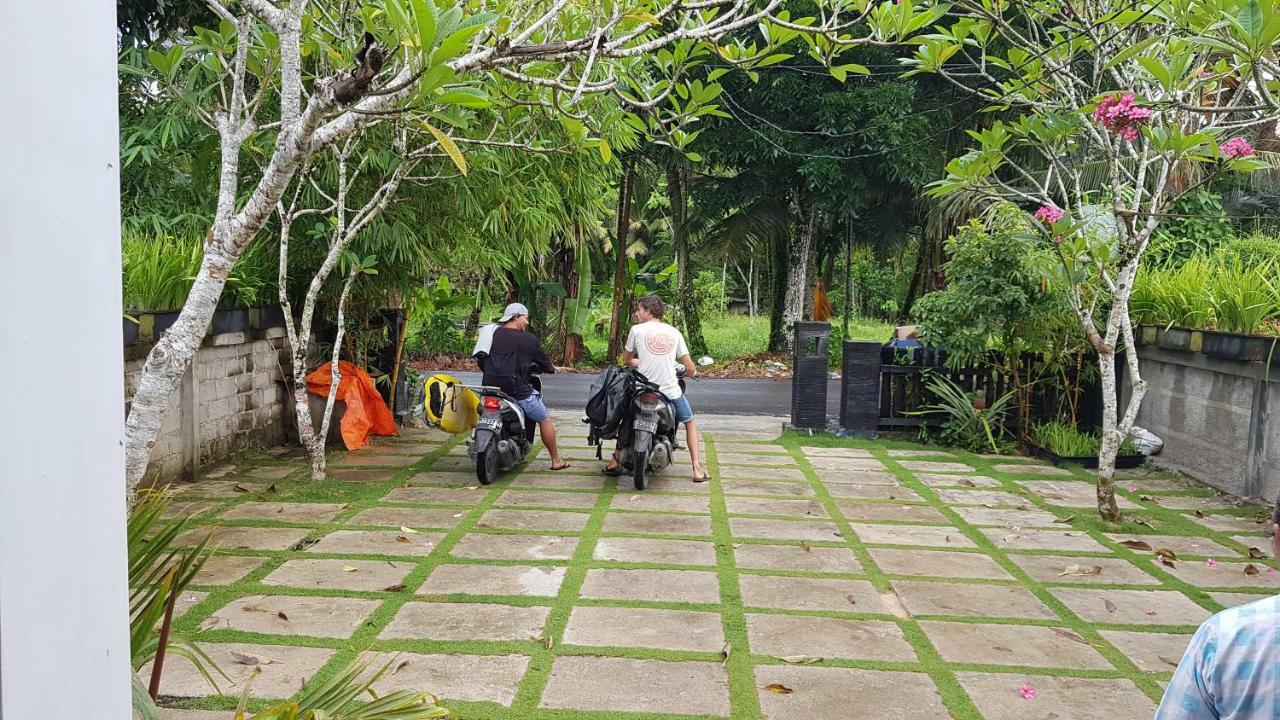 Oseda Nias Surf House Hotell Hilibotodane Eksteriør bilde