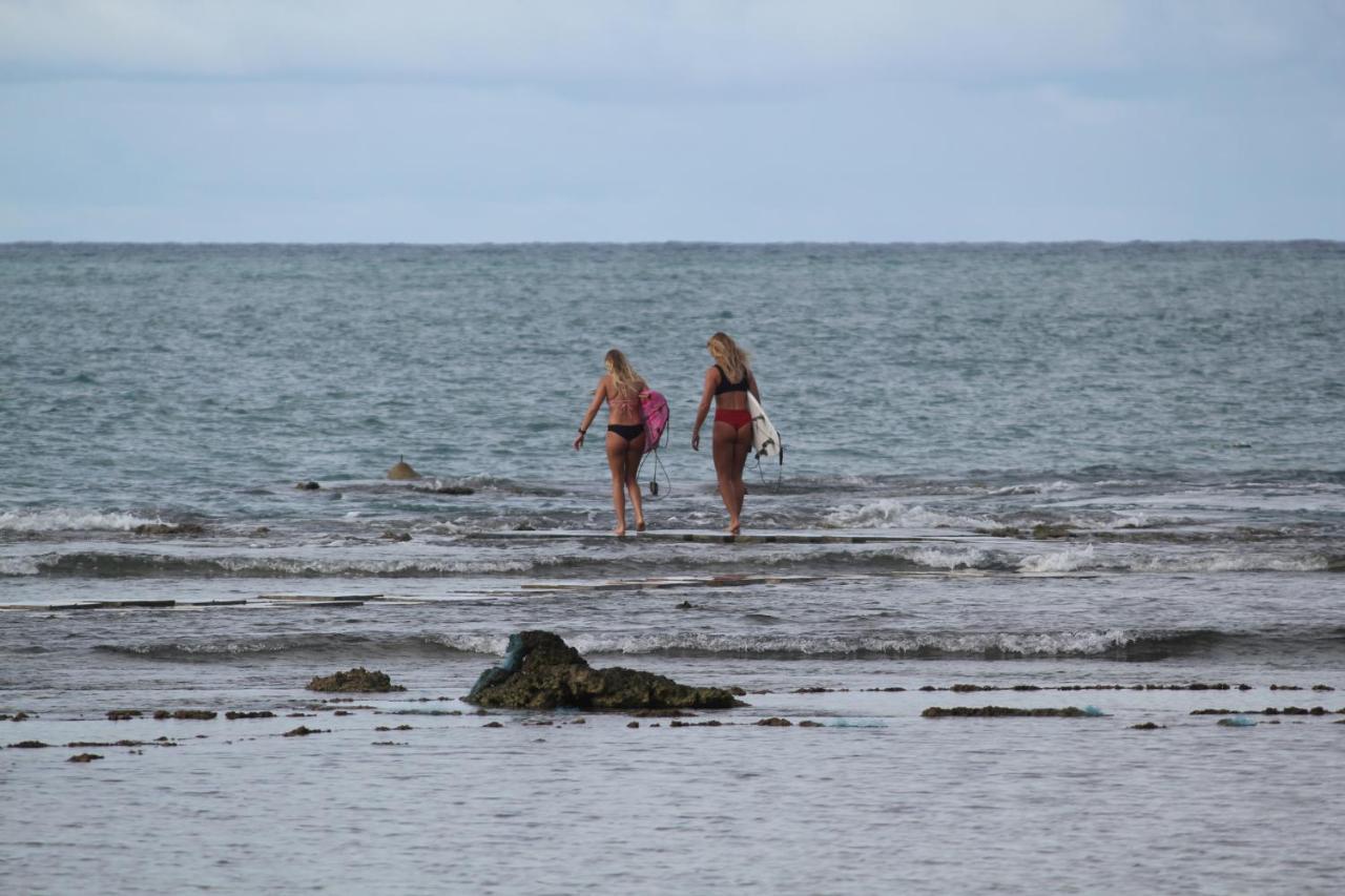 Oseda Nias Surf House Hotell Hilibotodane Eksteriør bilde